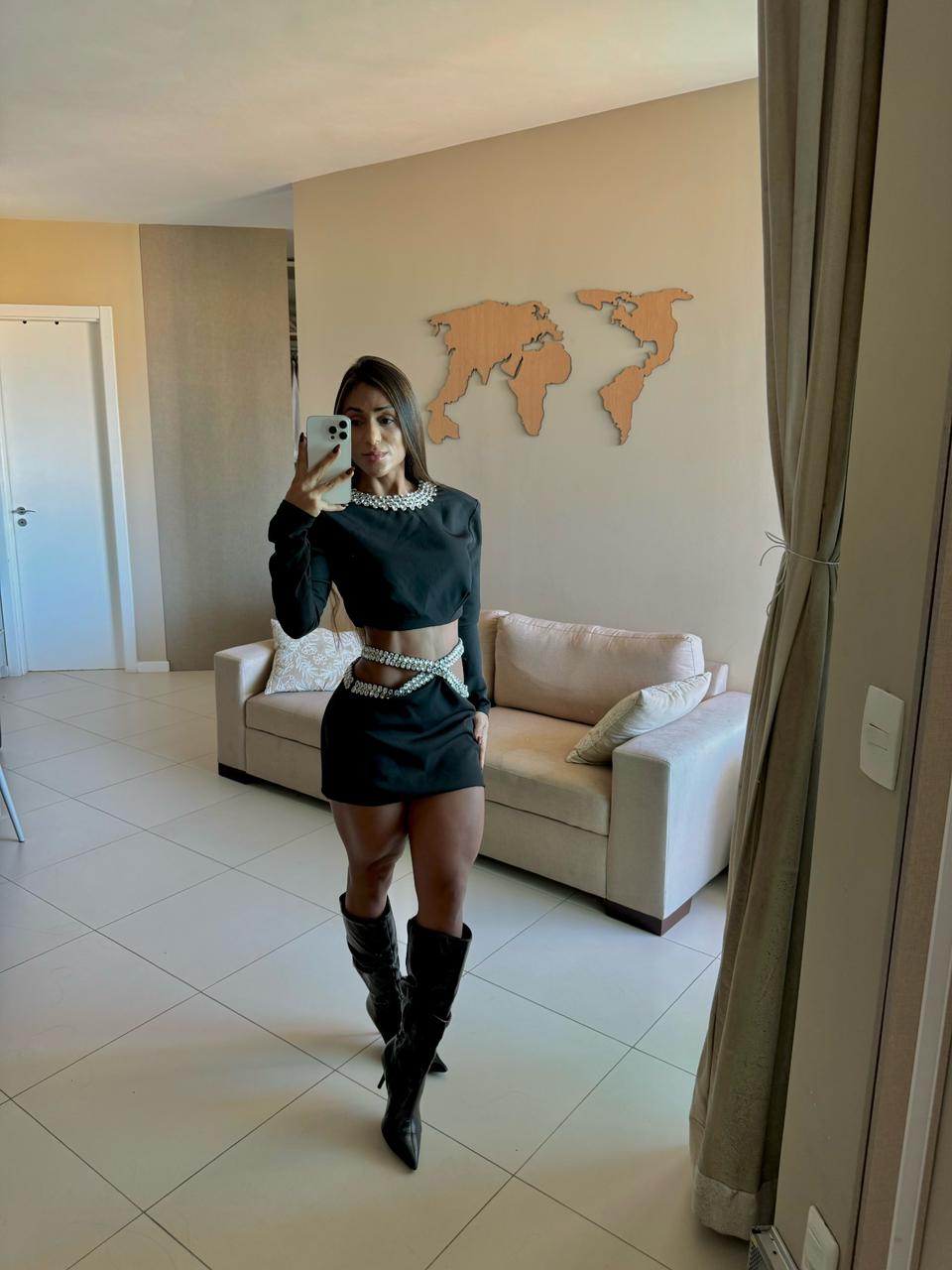 conjunto cropped e saia