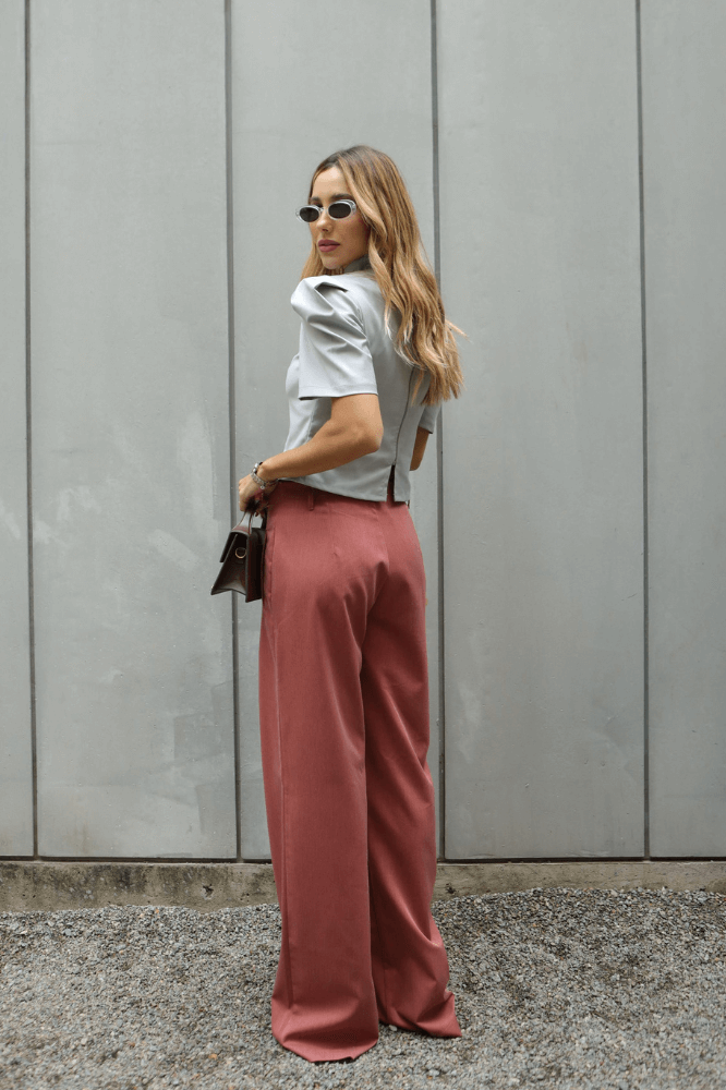 Calça Reta Cós Invisível Bolso Embutido Passante Pence