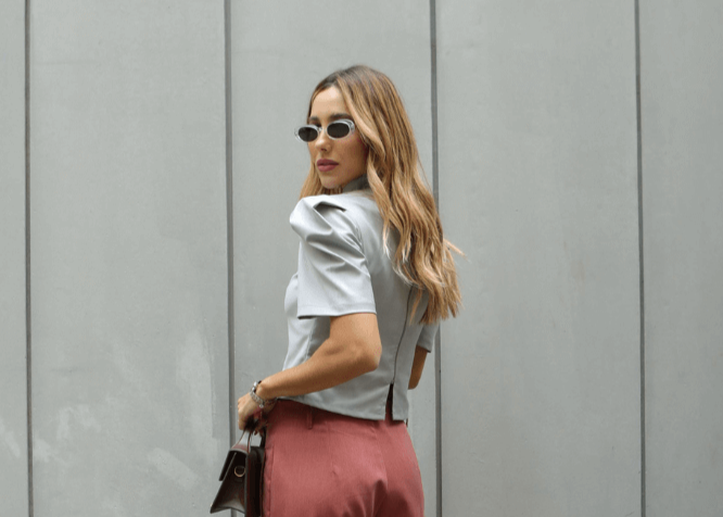 cropped gola alta manga bufante