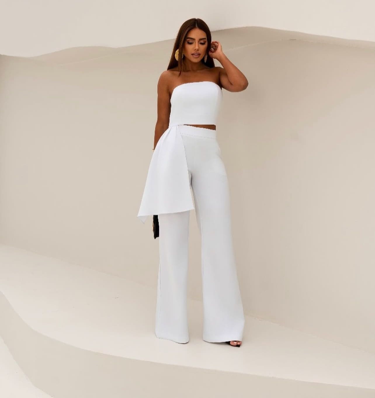 Conjunto Top Strapless Fluido Calça Flare